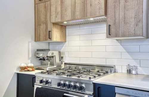 Amherst House | Haven of Peace Tremblant Spa 12p.
