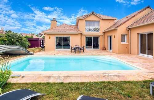 Pornichet House | Haven of peace with heated pool for 6 people