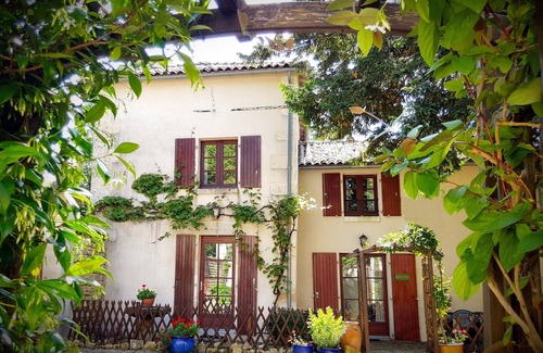 Chef-Boutonne House | Haven of tranquillity for friends and family within one hour au FUTUROSCOPE