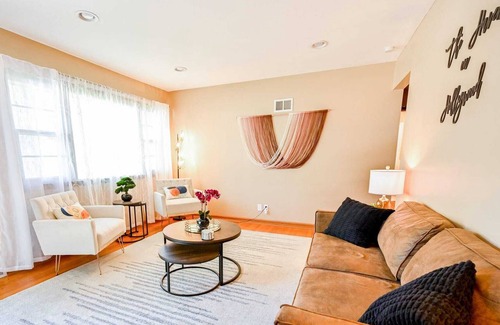 Lincoln House | Haven on Hollywood: Family Fun & Centrally Located