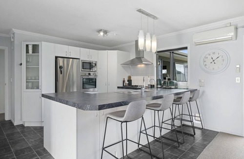 Albert Town House | Haven on Hunt - Albert Town Holiday Home