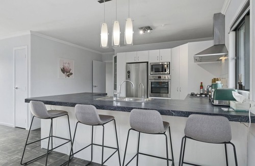 Albert Town House | Haven on Hunt - Albert Town Holiday Home
