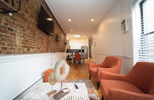 Brownsville House | HAVEN ON THE PARKWAYn