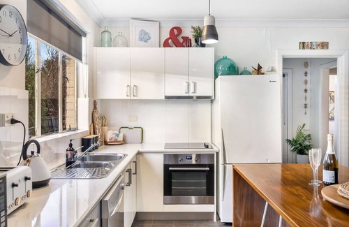 Glenorchy House | Haven on Timsbury | Urban Escape near Mona