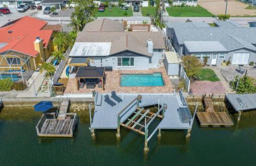 Hudson Beach Estates House | Haven Waterfront Walk to Beach