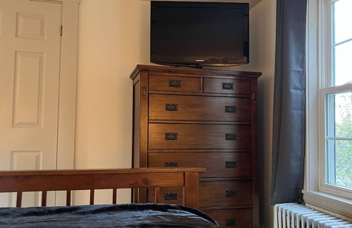 Madbury Apartment | Havenhill: A cozy farmhouse apartment near UNH, Dover, Portsmouth, and beaches