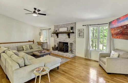 Martin House | Havenly Lake House w/ hot tub & private dock!