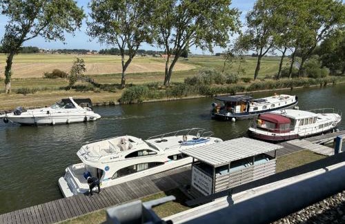 Mellet Hotel | Havenzicht Marina Westhoek