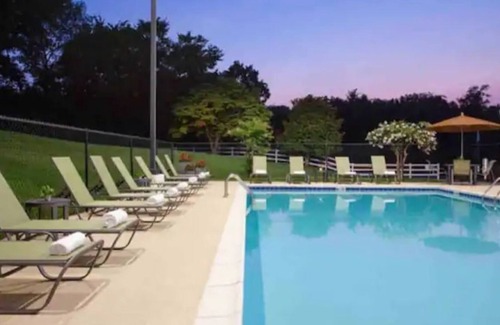 Nashville House | Havilah - WFH with free parking, gym, and pool