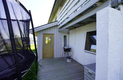Havoysund Apartment | Havøysund house with a beautiful view