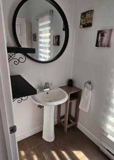 Saint-Brigitte-de-Laval House | Havre AquaMont Piscine & Spa