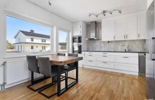 Monsteras Villa | Havsnära Nybyggd Modern villa uthyres året runt!