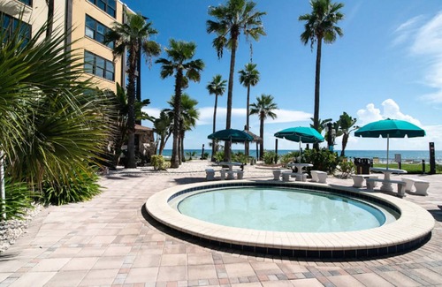 Daytona Beach Shores Apartment | Hawaiian Inn Studios