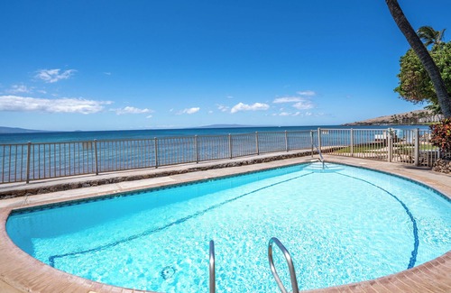 Maalaea Condo | Hawaiian-inspired condo with ocean and pool views
