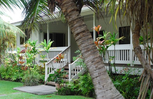 Hauula House | Hawaiian plantation-style home, perfect for families.