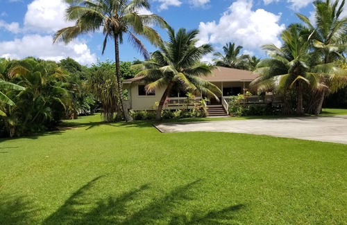 Hauula House | Hawaiian plantation-style home, perfect for families.