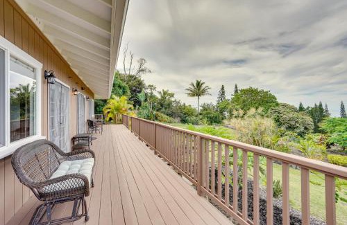 Papa House | Hawaiian Retreat with Ocean Views in Captain Cook!