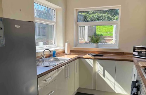 Ewloe House | Hawarden 4Bed Semi/Drive/Countryside Views