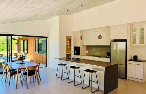 Lake Hawea House | Hawea Holiday Haven - Spacious, Private, Central - now with Stoked Hot Tub!