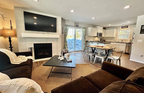 Fir Grove Estates House | Hawes Haus Donnelly Dog friendly, Hawes Haus Donnelly Getaway