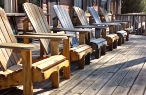 Algonquin Highlands Cottage | Hawk Cliff Hunt Club - Water Access Family Cottage
