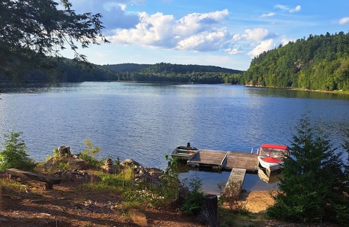 Algonquin Highlands Cottage | Hawk Cliff Hunt Club - Water Access Family Cottage