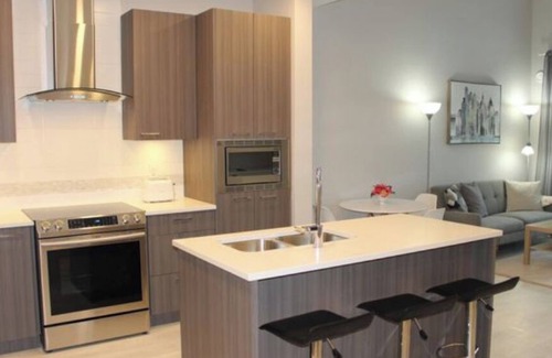 Tsawwassen Apartment | Hawk Hawk Lane