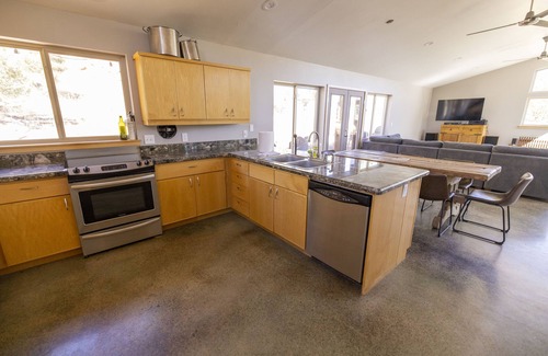 Apple Valley House | Hawk House -Eco Desert Cabin near the base of Zion National Park