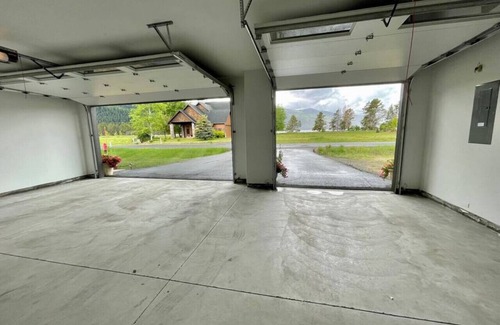 Tamarack Resort Apartment | Hawk`s Bay Getaway .
