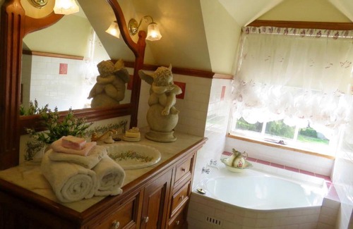 Mount Rankin Bed & Breakfast | Hawk's Nest Bed & Breakfast