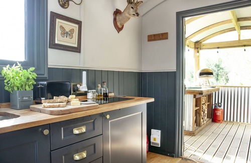 Knowstone Apartment | Hawkings Hideaway Knowstone