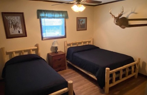 Eufaula Cabin | Hawkins Ridge Lodge - Enjoy the Southern Comfort living
