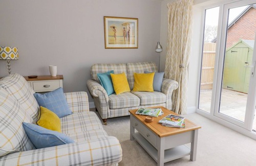 Quedgeley Cottage | HAWKINS WAY COTTAGE, family friendly in Newbold On Stour