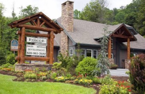 Seven Devils Condo | Hawks Peak South 221 - Close to High Country Attractions, level entry, Grandfather mountain view - Last minute Discount available- discount included in online quote