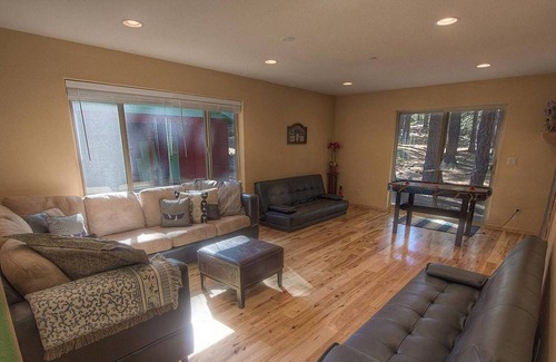 North Upper Truckee House | Hawks View Hideaway by Lake Tahoe Accommodations