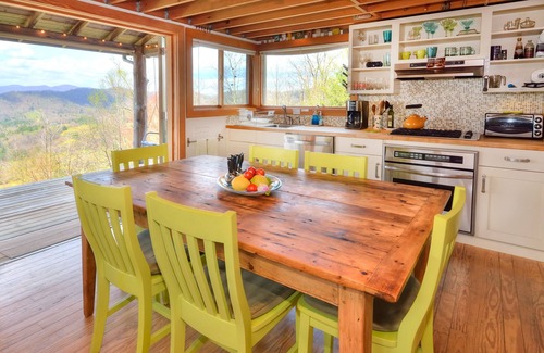Bakersville Cabin | Hawks View House Stunning Views Architect's Unique Mountain Top Retreat