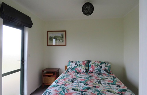 Whirinaki Bed & Breakfast | Hawksview - Rural Outlook andamp; Harbour Views with fireplace