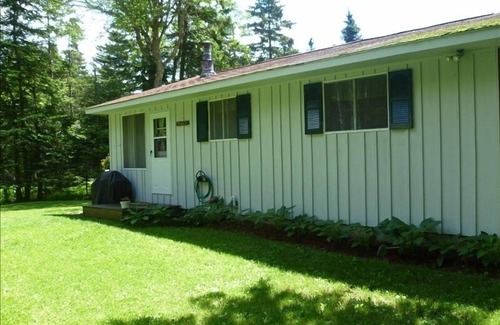 South Thomaston Cottage | Hawkweed Cottage on the Water - Salt Air and Sunshine!