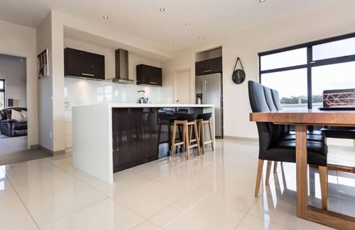Hawley Beach House | Hawley Heaven - a stones throw from the beach