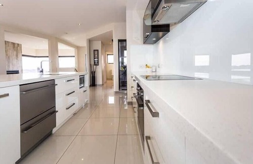 Hawley Beach House | Hawley Heaven - a stones throw from the beach