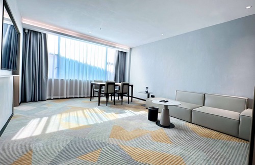 Baiyun Hotel | Hawthorn By Wyndham Guangzhou Baiyun Airport
