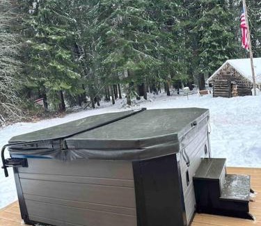 Easton House | Hawthorn Cabin