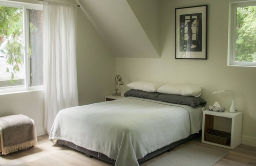Halfmoon Bay House | Hawthorn Coach House