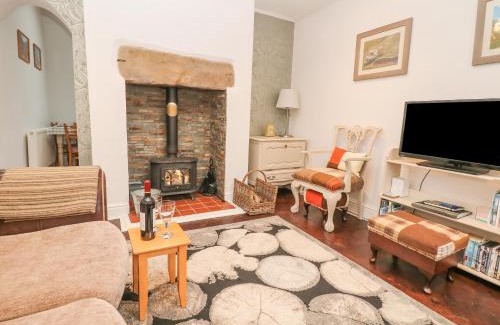 Eyam House | Hawthorn Cottage