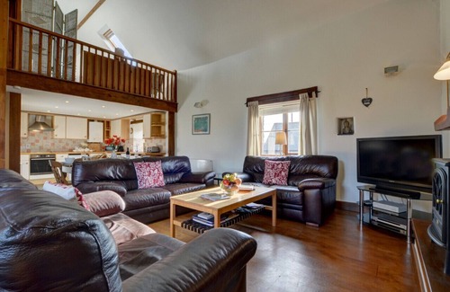 Barbrook House | Hawthorn Cottage - Three Bedroom House, Sleeps 6