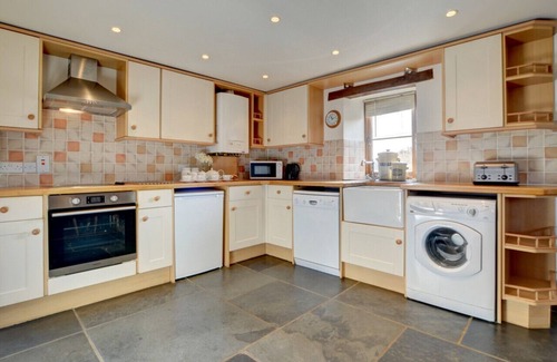 Barbrook House | Hawthorn Cottage - Three Bedroom House, Sleeps 6
