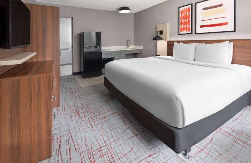 Dentsville Hotel | Hawthorn Extended Stay by Wyndham Columbia-Ft Jackson