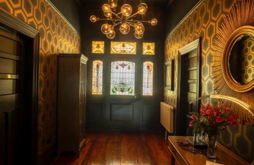 Pakipaki Bed & Breakfast | Hawthorne House