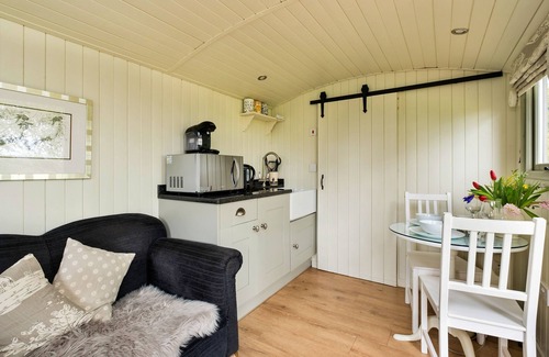 Nordley Cabin | Hay and Hedgerow Glamping