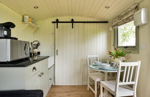 Nordley Cabin | Hay and Hedgerow Glamping